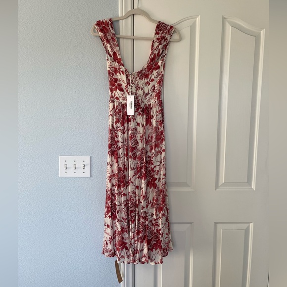 Reformation off-the-shoulder Violet Dress in red and white print. - Picture 5 of 5